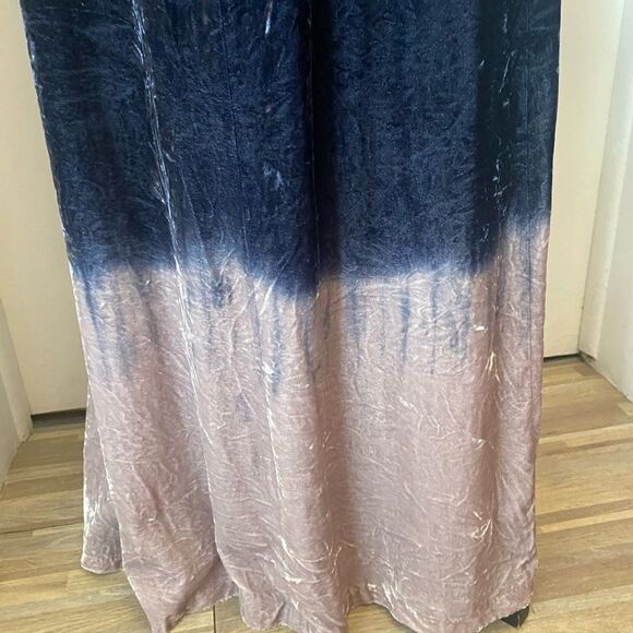 BCBG MaxAzria Runway crushed velvet maxi dress, size 0 - Picture 5 of 12